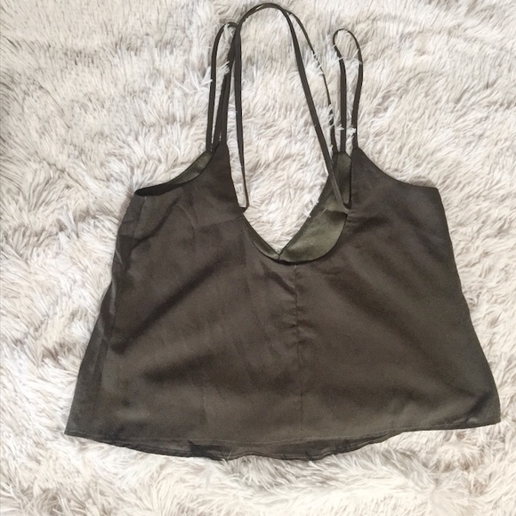 ❤️3/$15 Tobi Olive Green Crop Top - Picture 2 of 5